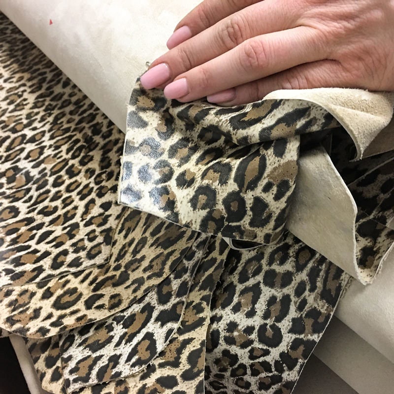 Brown Lambskin Leather With Print 1.0mm/2.5oz / LEOPARD 695