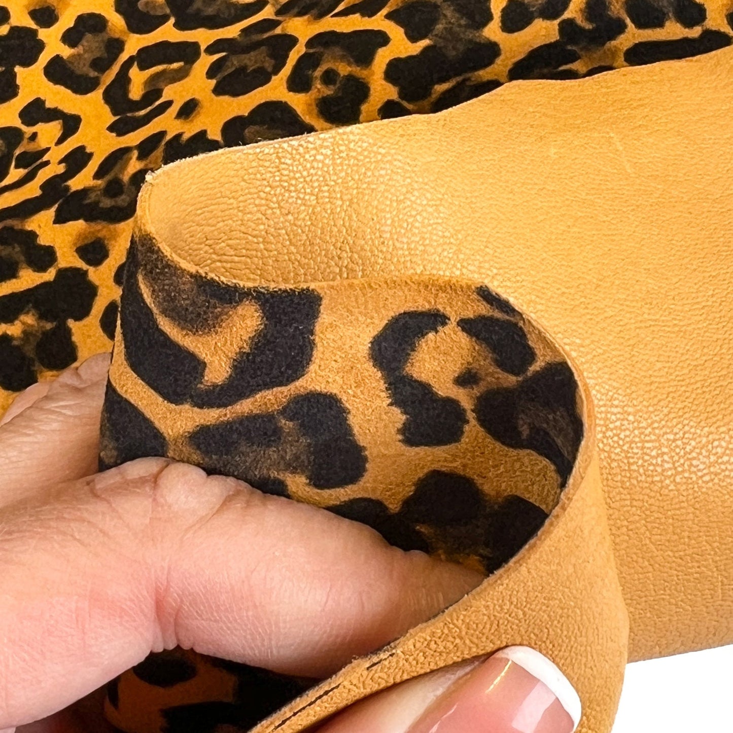 Leopard Print Lambskin Suede 1.0mm/2.5oz LEOPARD TAN 985