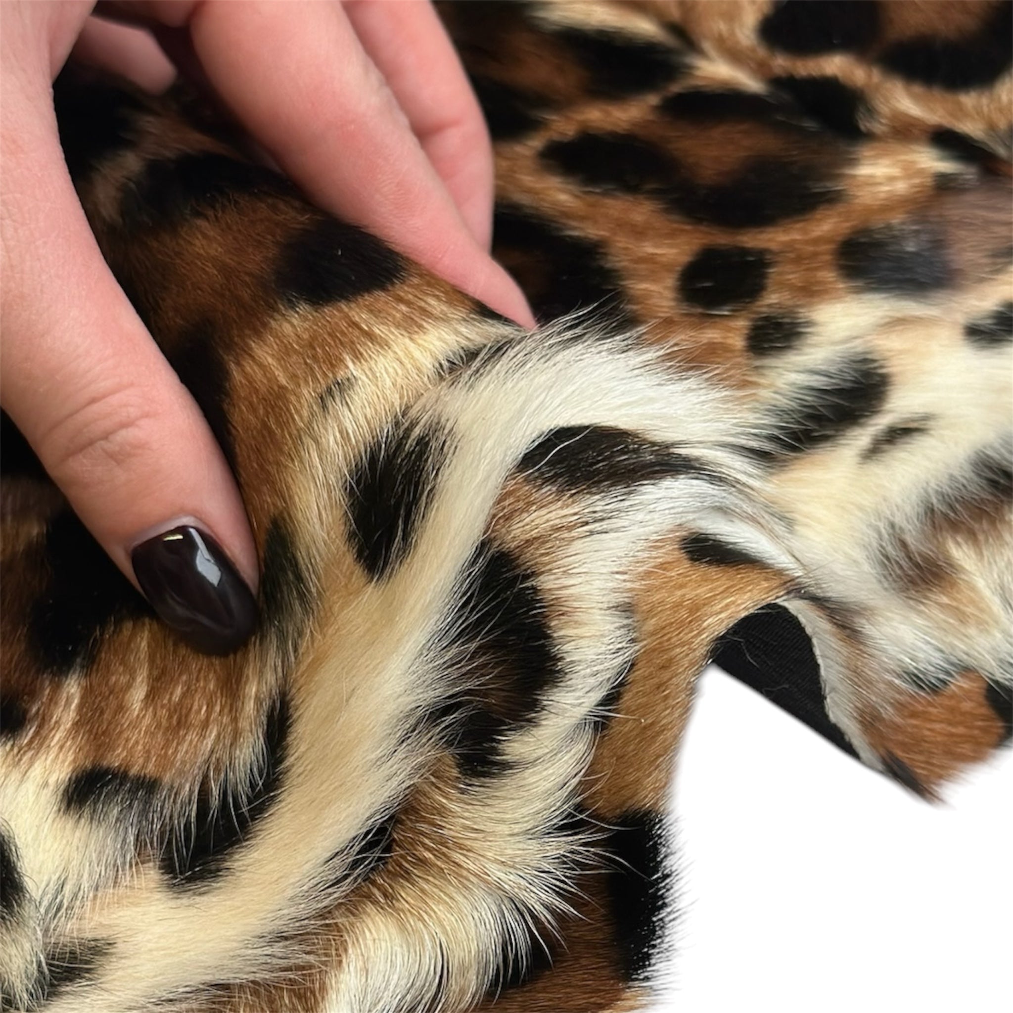 FUR Scraps 100 g / 200 g With Leopard Print Short Hair 0.9-1 mm/2.25- 2.5 oz
