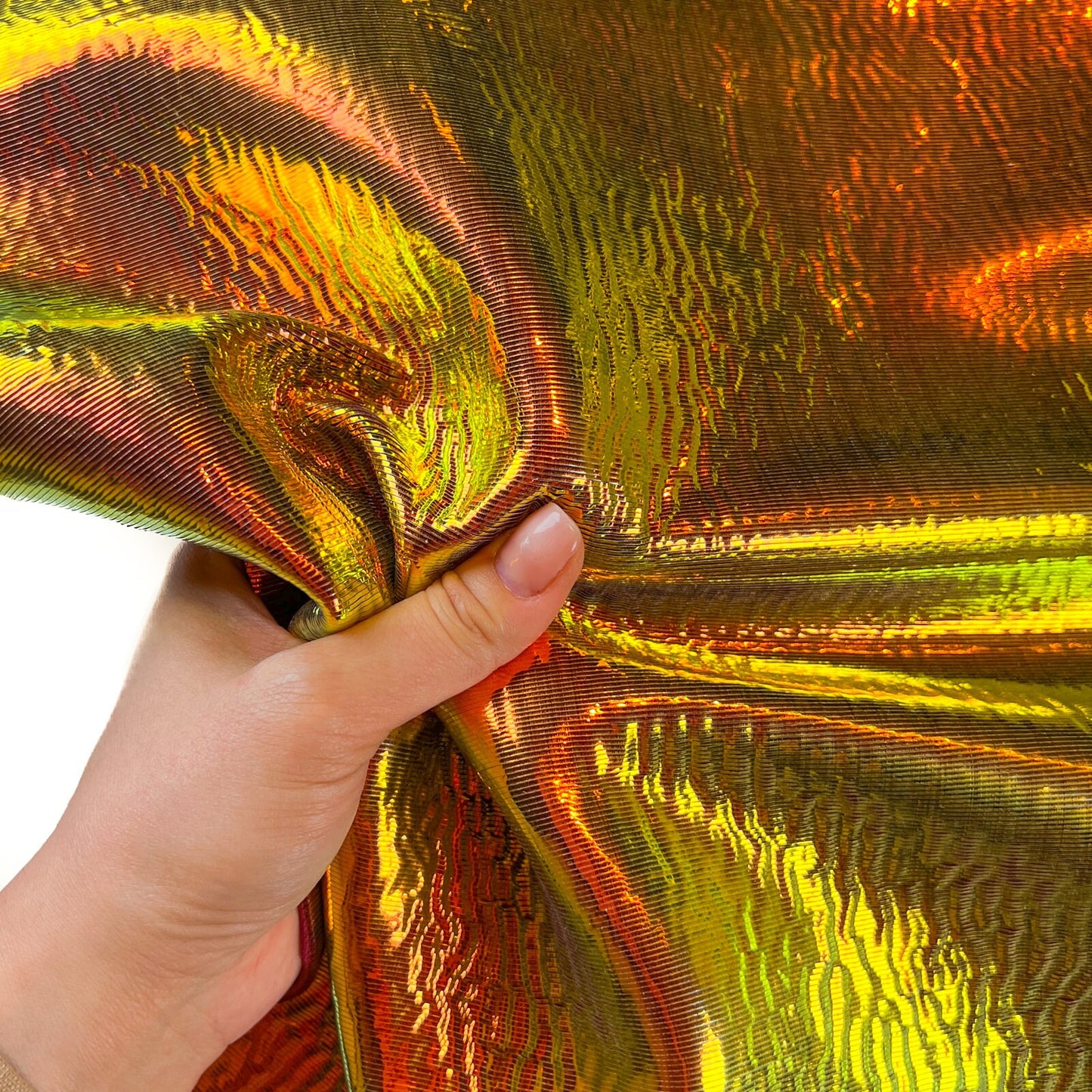 Holographic Lambskin With Lines 1mm/2.5oz RED HOLO 1127