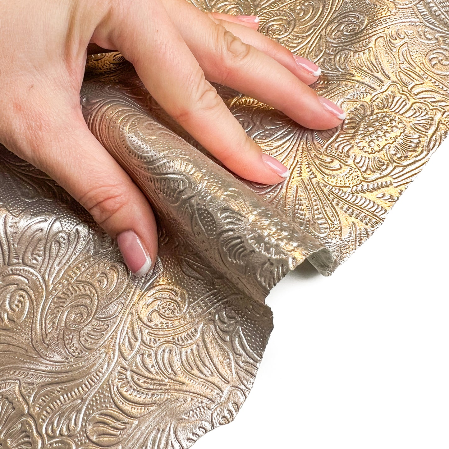 Light Gold Metallic Lambskin With Flower Print PEARL FLOWERS 1469 0.7mm/1.75