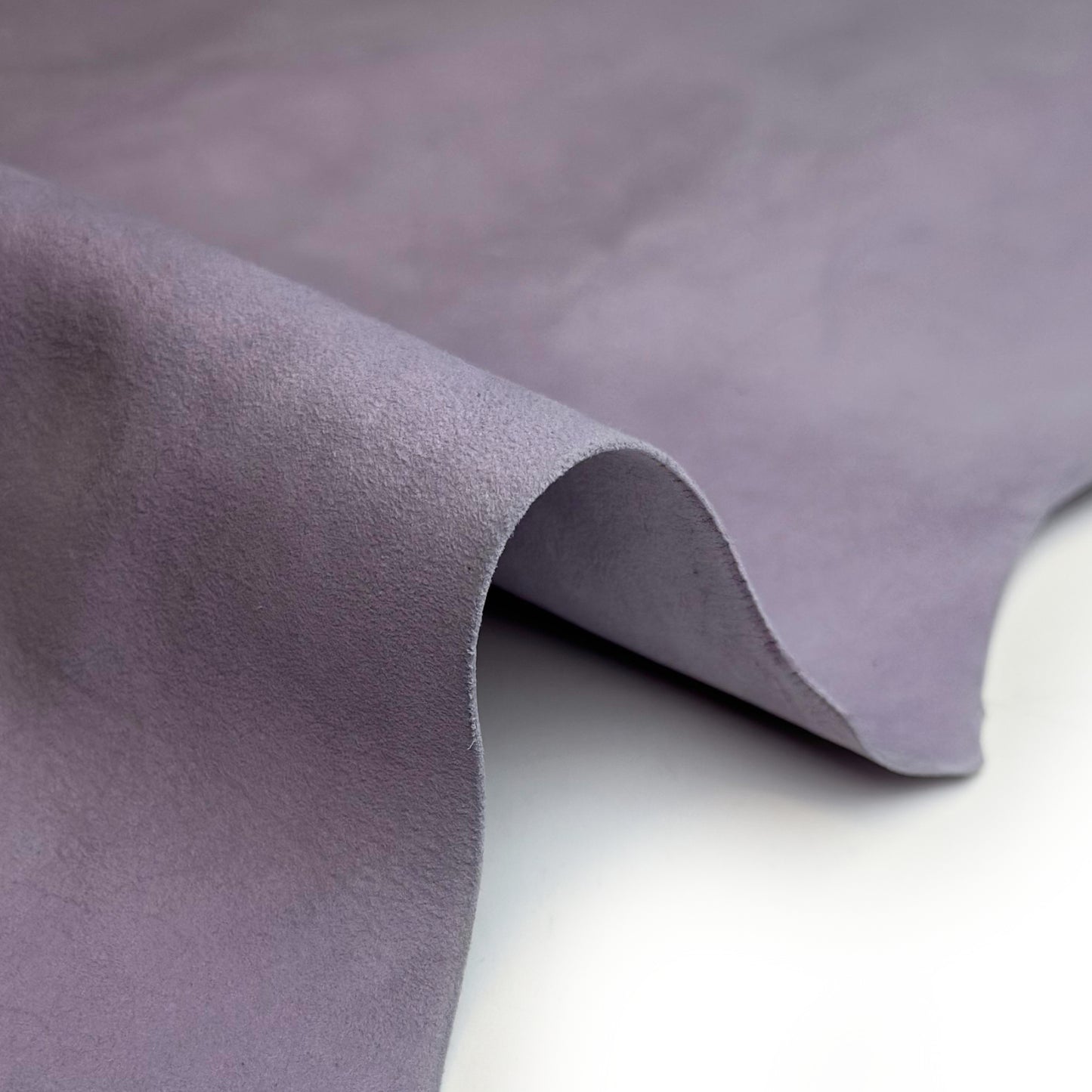 Soft Purple Lambskin Leather Suede 0.9mm/2.25oz LAVANDE 1635