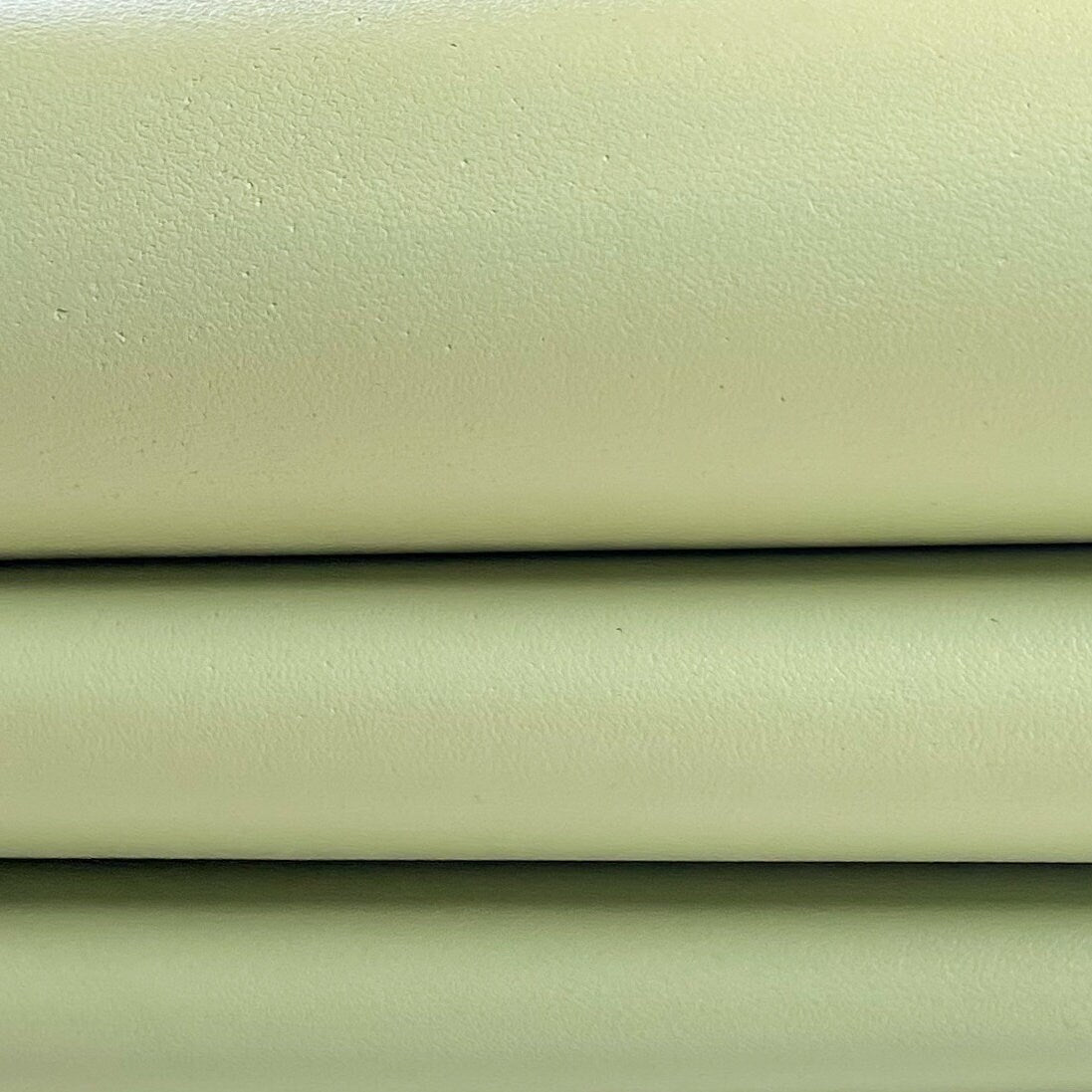 Dusky Mint Green Lambskin 0.9mm/2.5oz / HEMLOCK 723