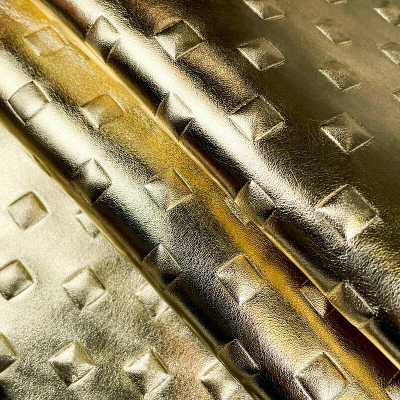 Metallic Gold Lambskin With Embossed Pyramid Studs 0.6mm/1.5oz / GOLD STUDS 1078