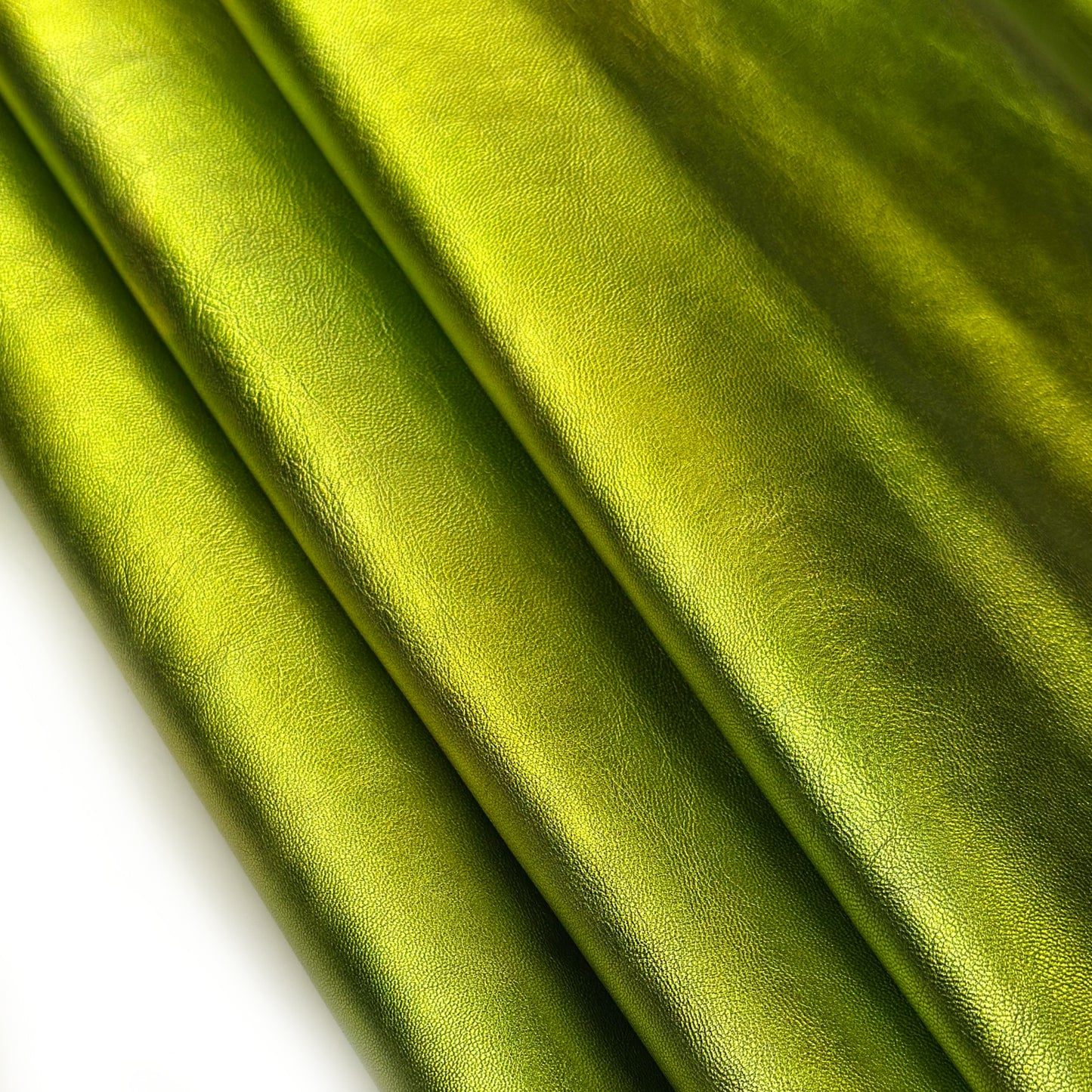 Shiny Metallic Green Lambskin Leather With Yellow Hue 0.8mm//2oz YellowishGreen 1648