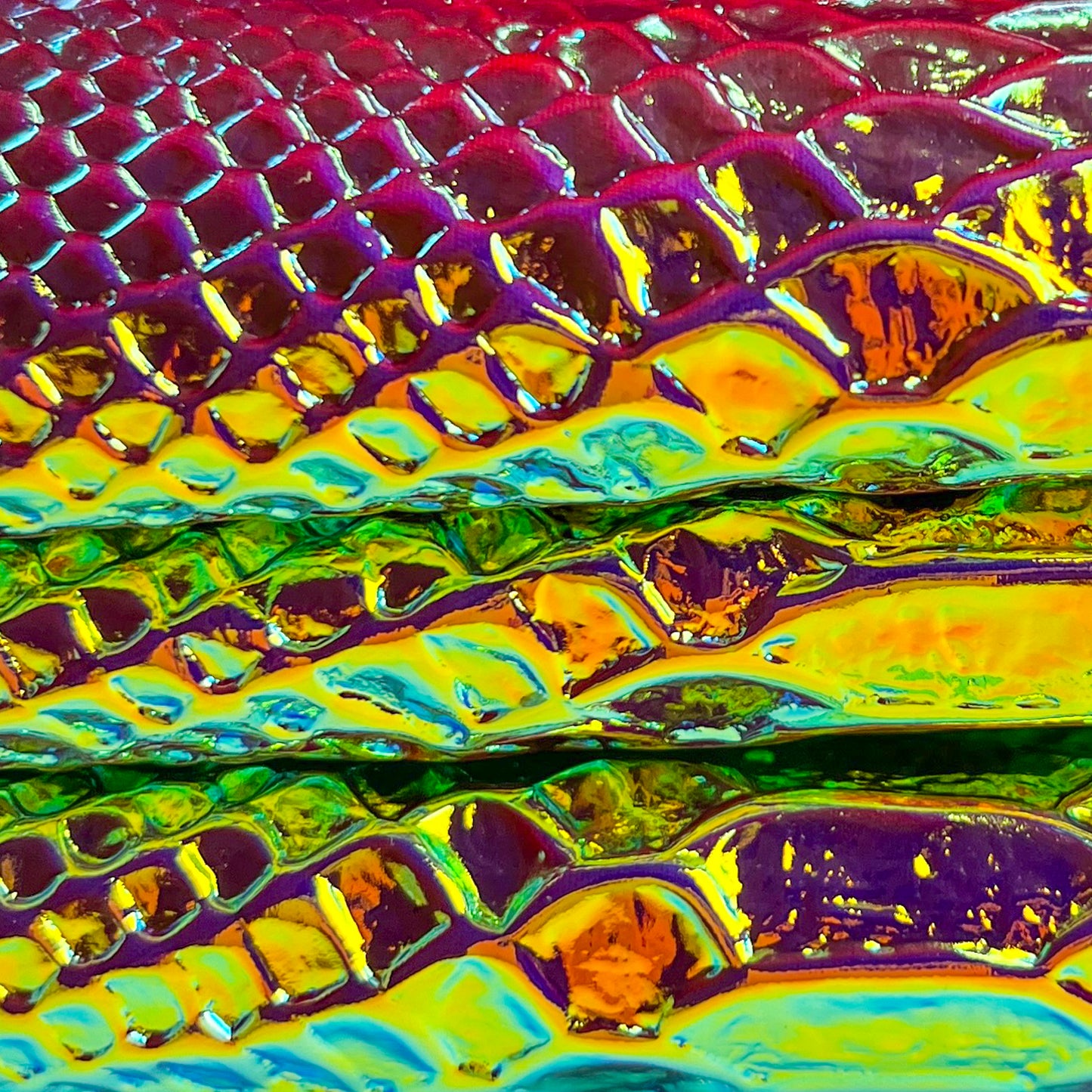 Holographic Lambskin With Snake Print 0.7mm/1.75oz Pink HOLO SNAKE 1459