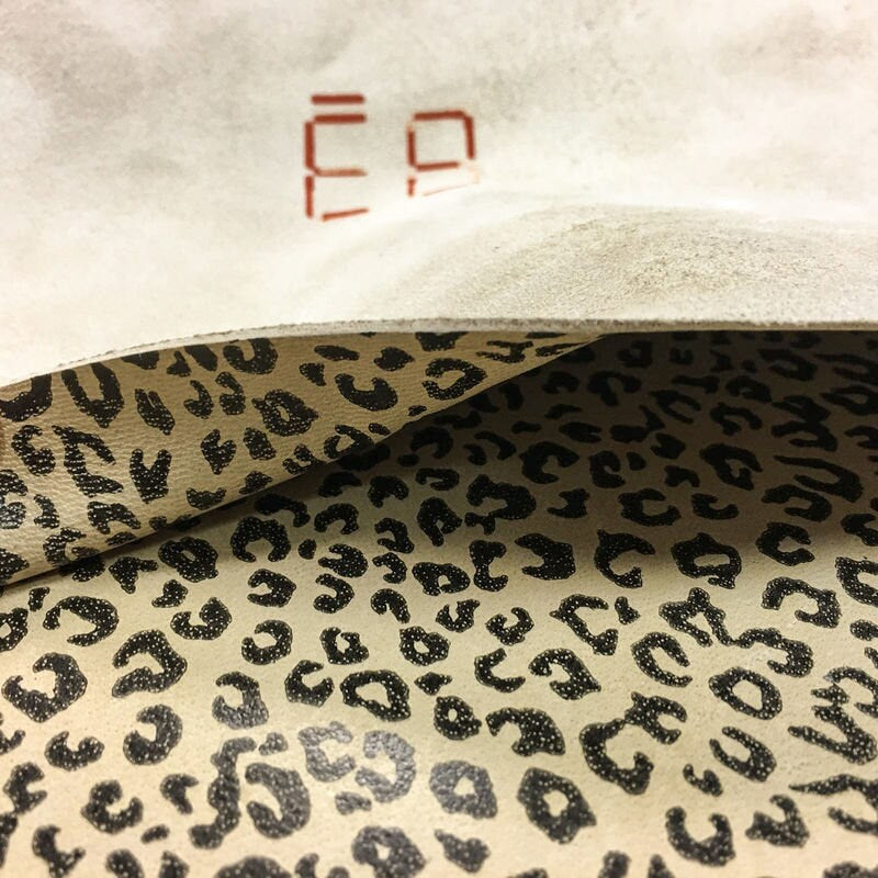 Small Spots Print Lambskin Leather 0.7mm/1.75oz ICED COFFEE 696