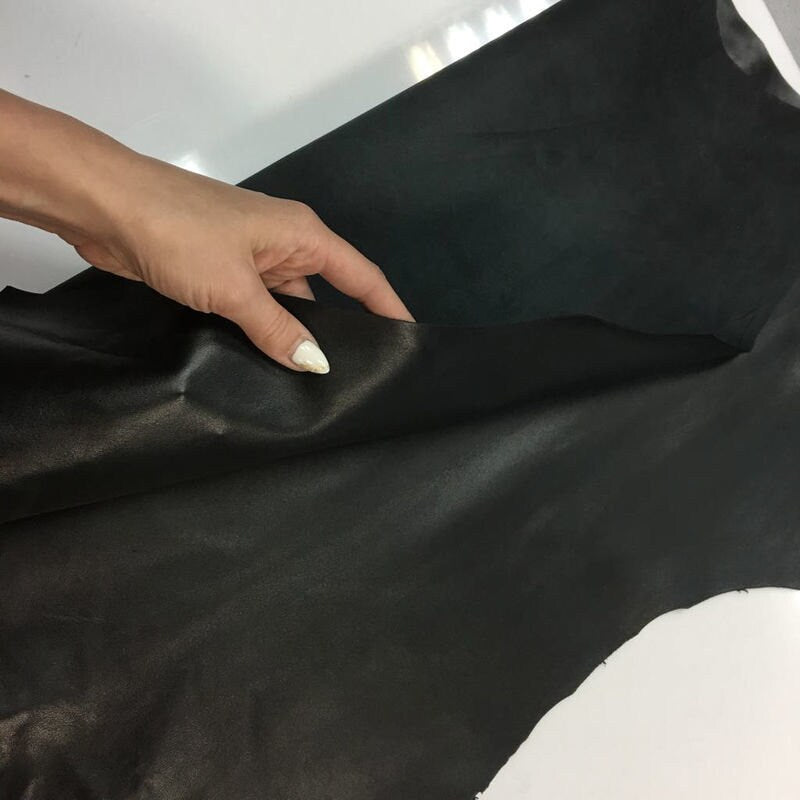 Black Lambskin Leather 2.5oz/1.0mm / ONYX BLACK 827