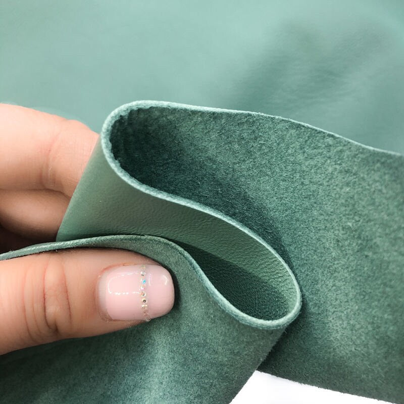 Pastel Green Lambskin Leather 2.25oz/0.9mm / SAGE GREEN 902