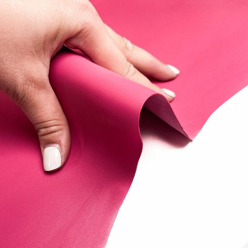 Classic Pink Lambskin CARMINE 1209 / 0.9mm/2.25oz