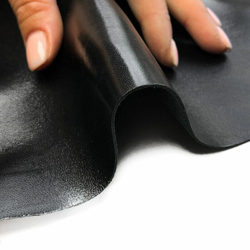 Super Shiny Black Lambskin 0.8mm/2oz / MEGA SHINY BLACK 945