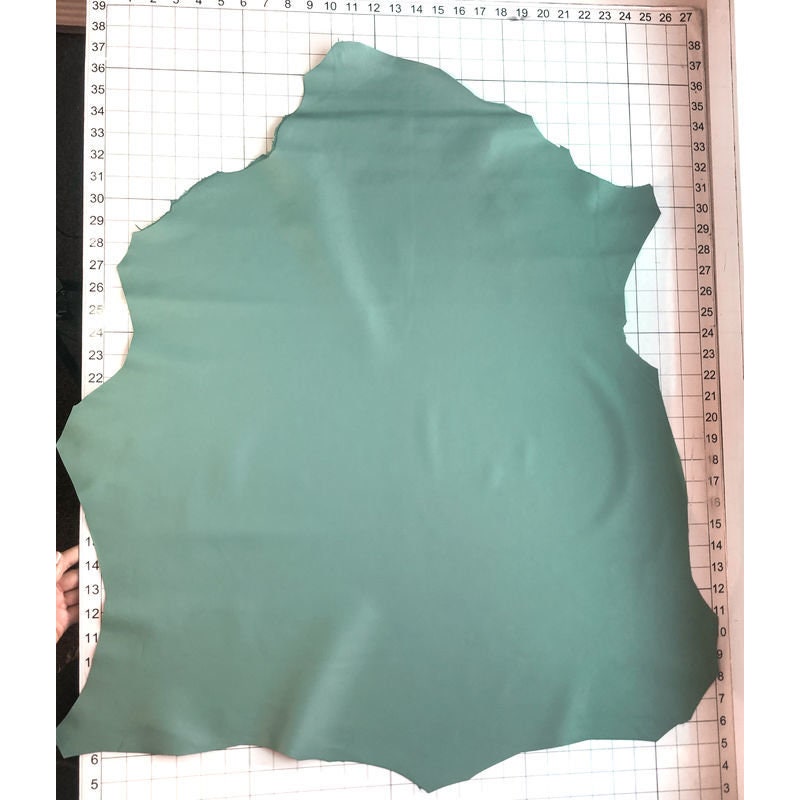 Pastel Green Lambskin Leather 2.25oz/0.9mm / SAGE GREEN 902