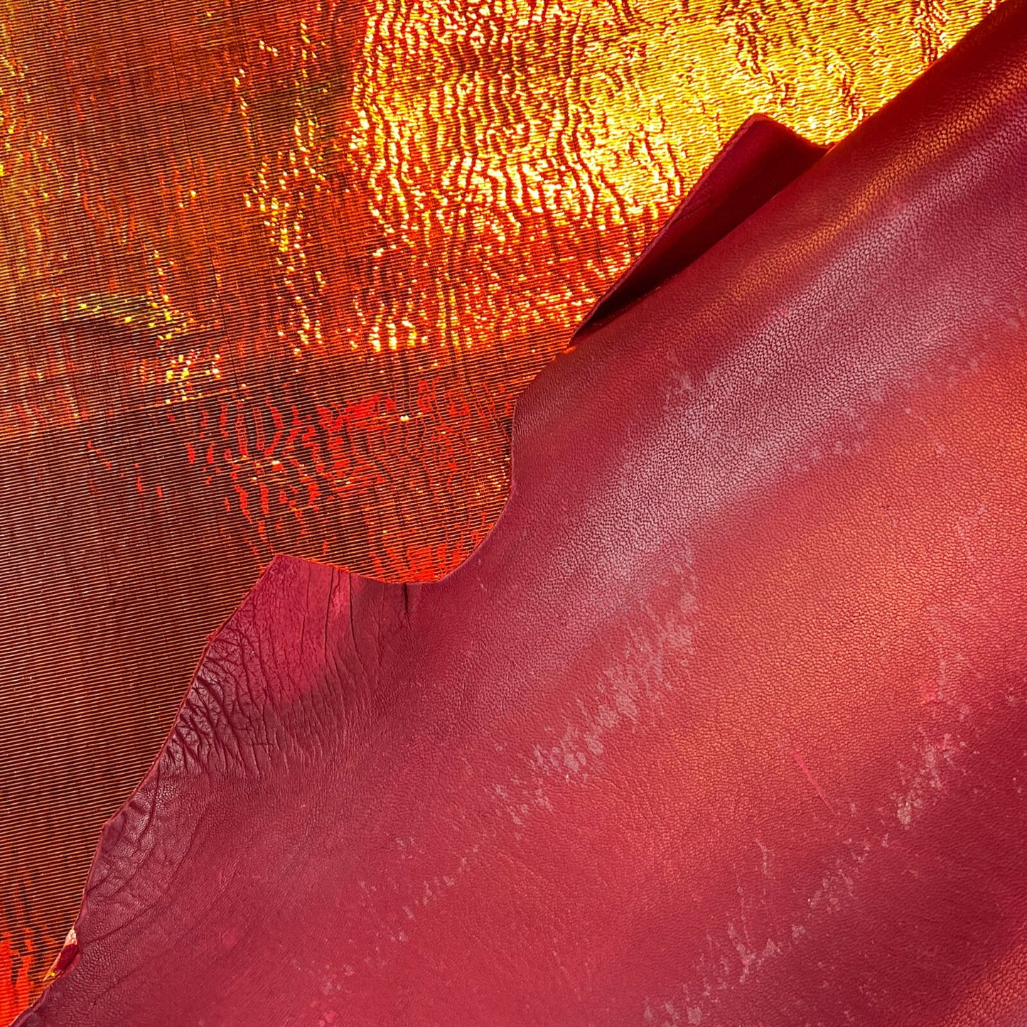 Holographic Lambskin With Lines 1mm/2.5oz RED HOLO 1127
