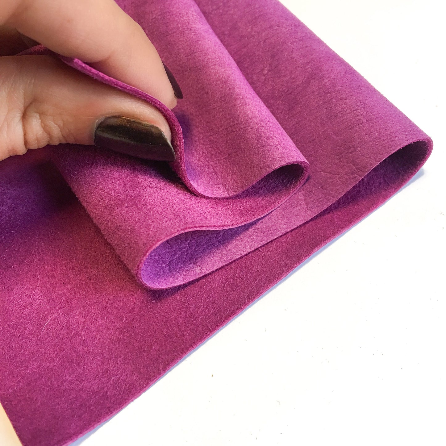 Purple Suede Lambskin Sheets 2oz/0.8mm / VIVID VIOLA 402