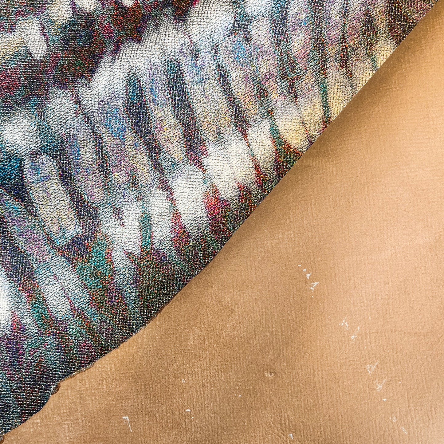 Metallic Lambskin With Galaxy Saffiano Print 0.9mm/2.25oz GALAXY SAFFIANO 1472