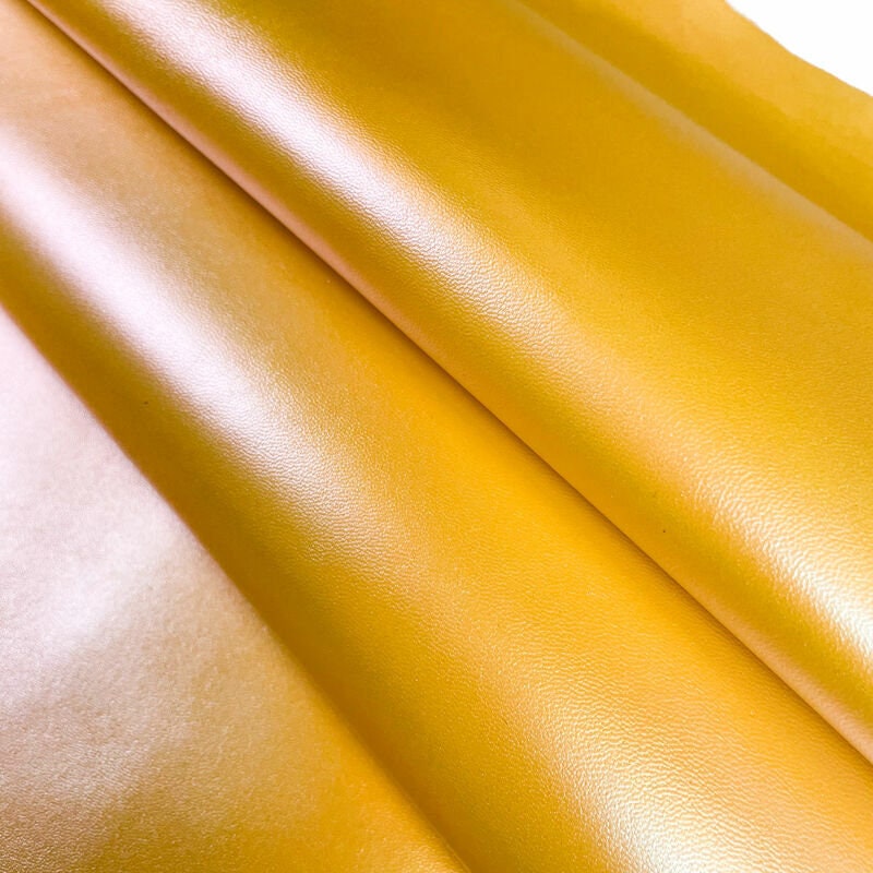 Sunny Yellow Perlamuter Lambskin 1.0mm/2.25oz / YELLOW PERLAMUTER 1173