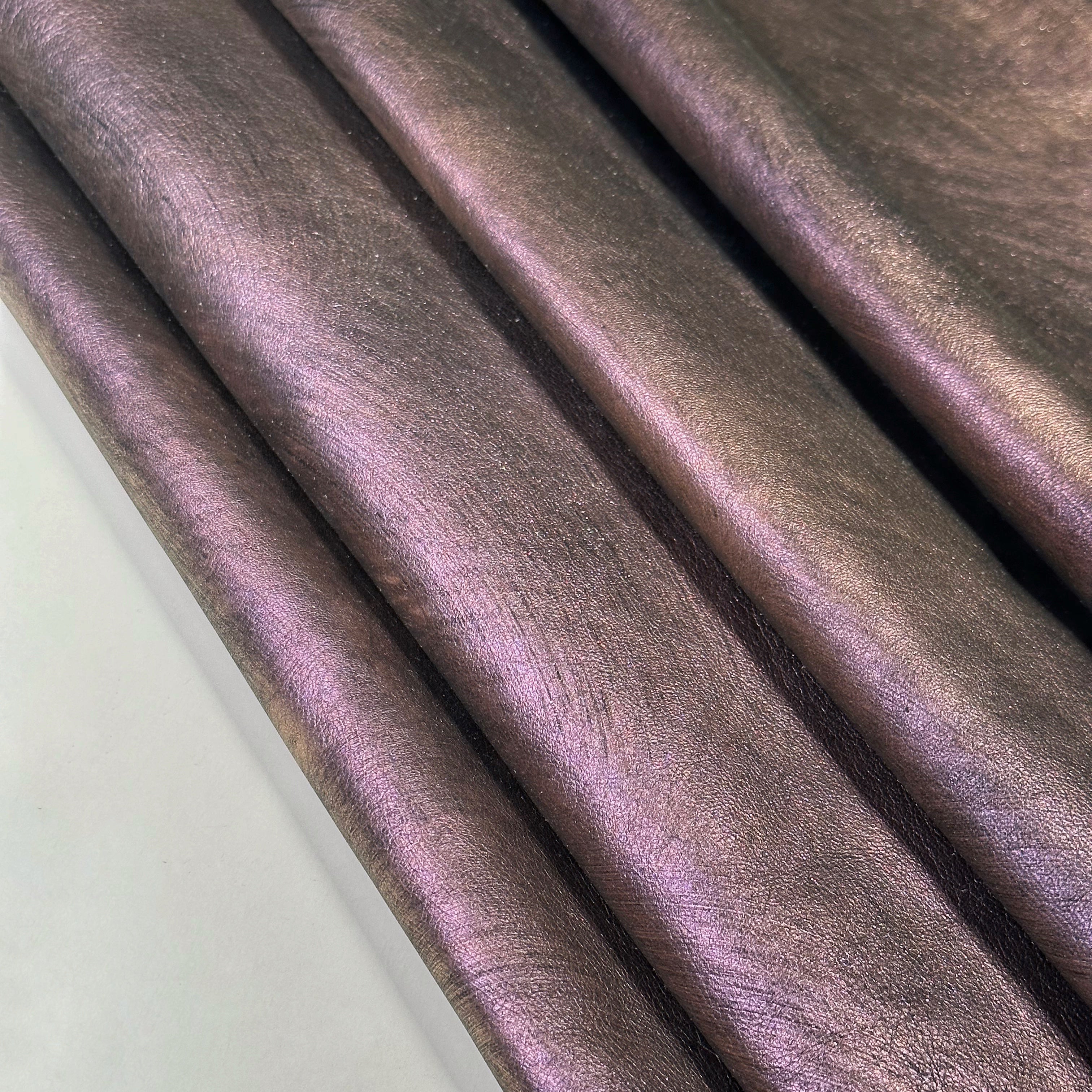 Violet Lambskin With Paint Brush Imprints 0.9mm/2.25oz PAINT VIOLER 1535