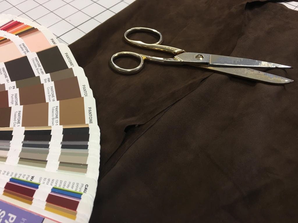Deep Brown Suede 0.9mm/2.25oz / COLATE 275