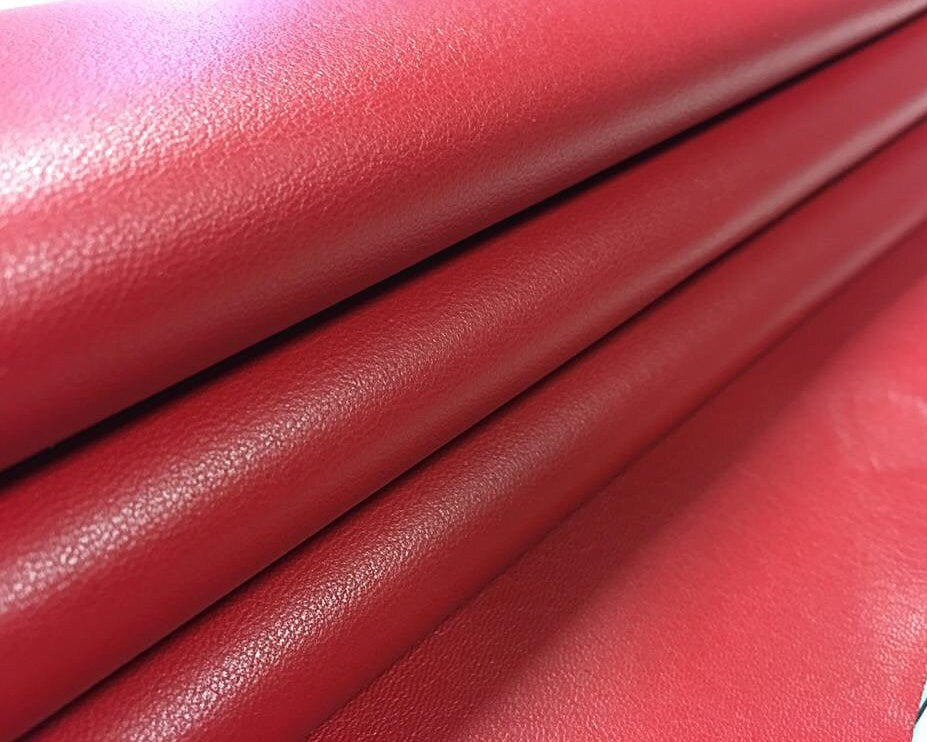Red Lambskin Leather 0.8mm/2oz / RACING RED 593