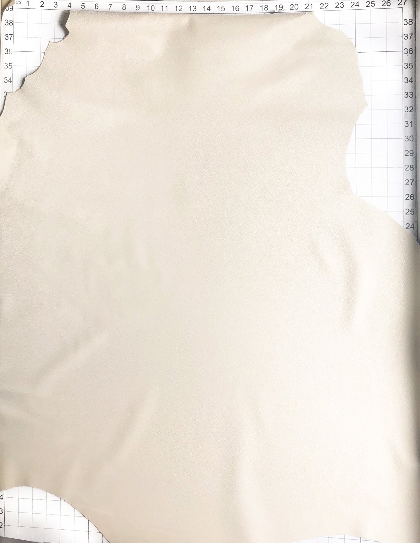 Milk White Textured Lambskin 1.0mm/2.5oz / MILKY WHITE PEBBLED 922