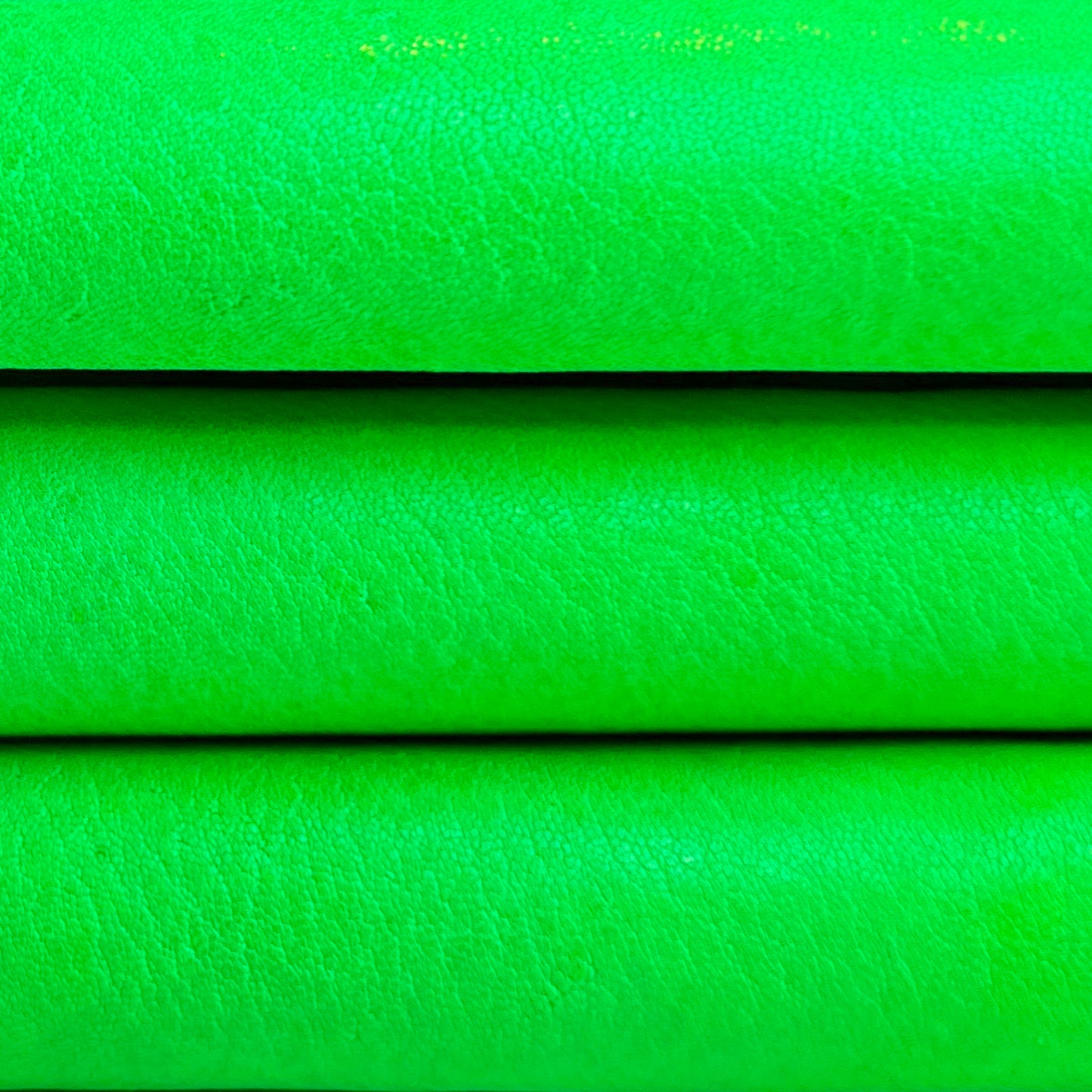 Neon Green Natural Vegetable Tanned Lambskin 1.1-1.2mm / 2.75-3oz Neon Green Veg Tan 1474