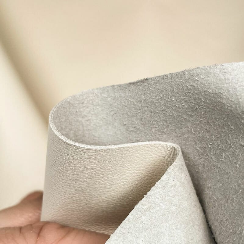 Creamy White Lambskin Leather 0.7mm /1.75oz / TOFU 1112