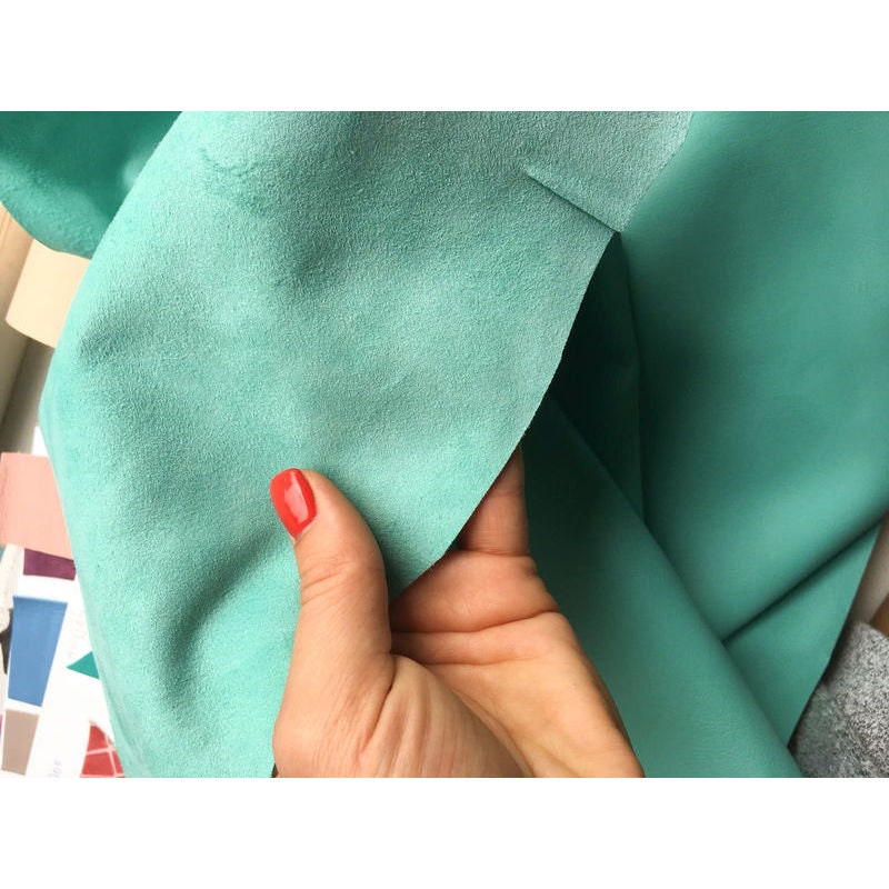 Mint Lambskin Leather Hides 0.8mm/2oz / MINT GREEN 645