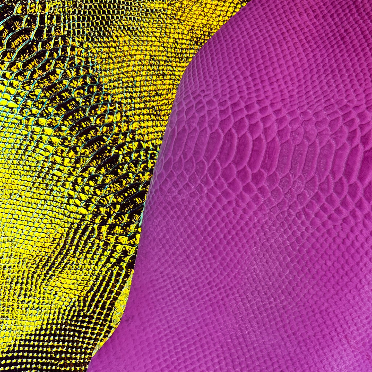 Holographic Lambskin With Snake Print 0.7mm/1.75oz Pink HOLO SNAKE 1459