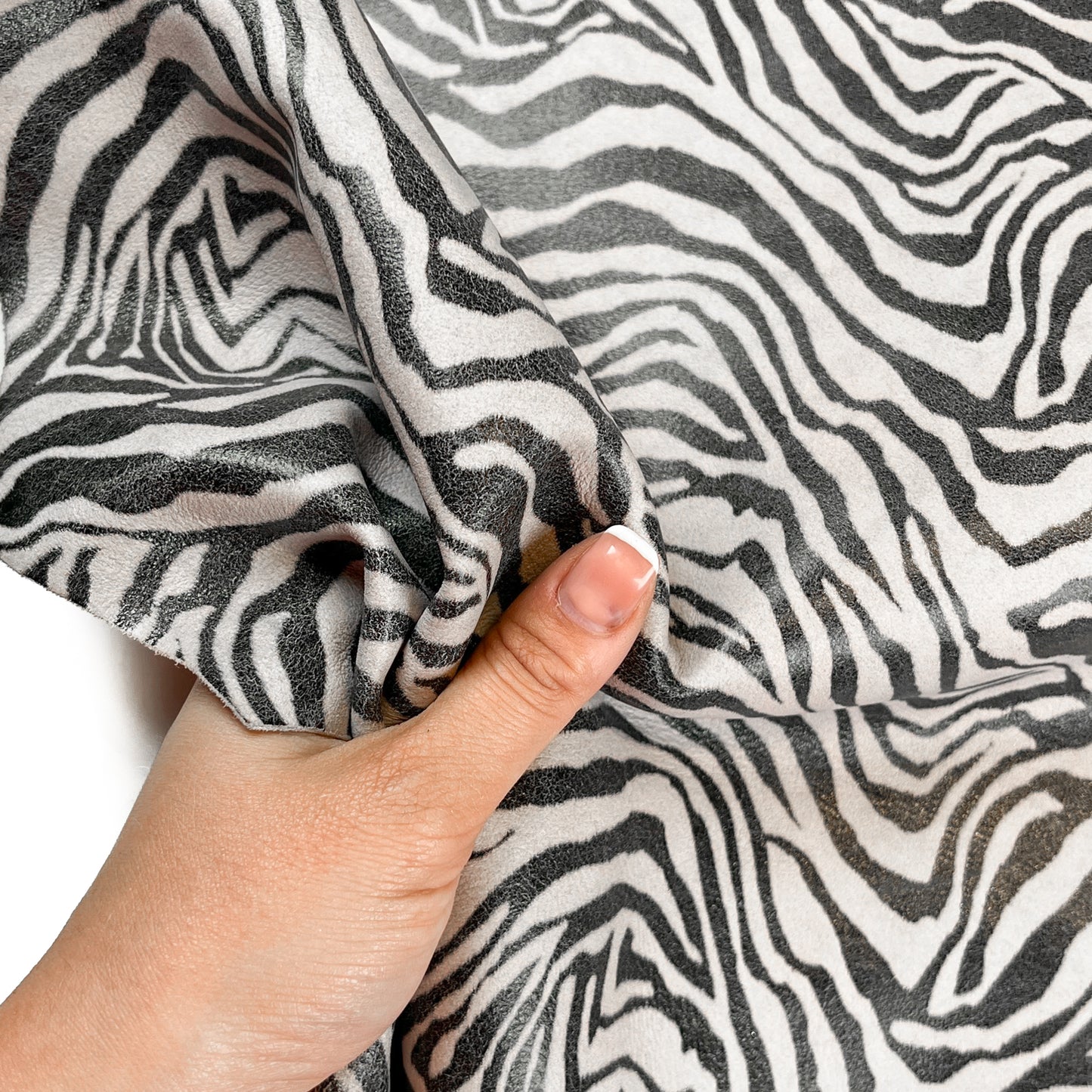 Soft White Zebra Print Lambskin 0.7-1.2mm/1.75-3oz / WHITE ZEBRA 1446