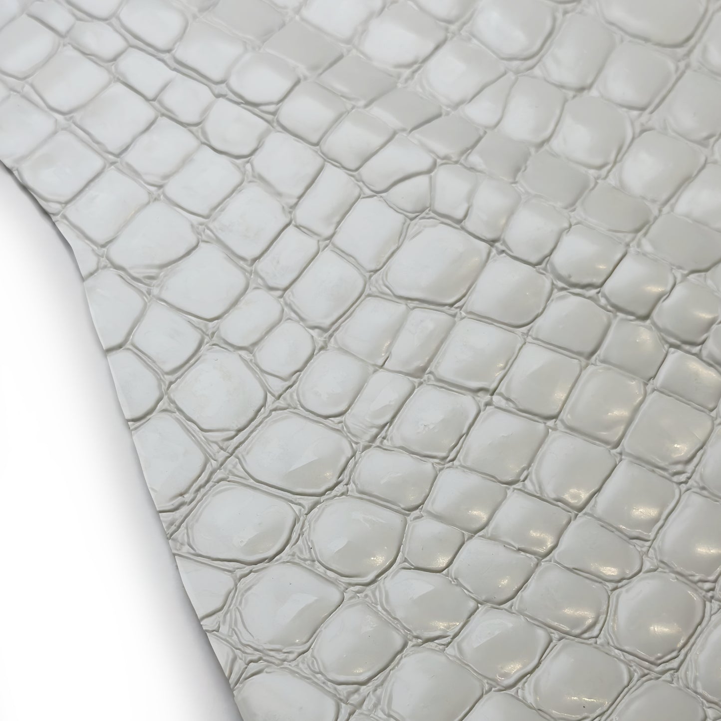 White Patent Lambskin With Crocodile Print 1.1-1.2mm WHITE CROCO 1589