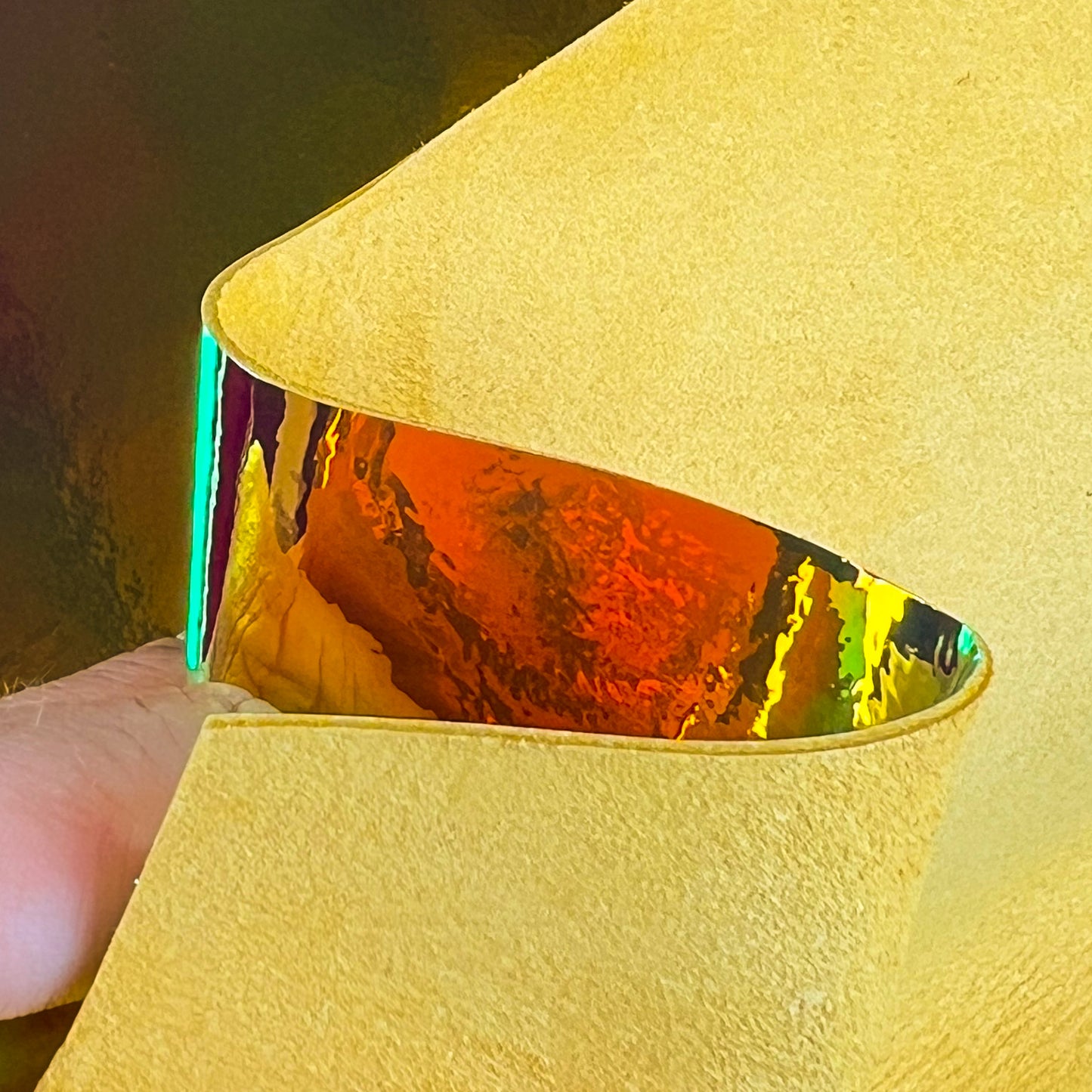 Holographic Lambskin Metallic Mirror Leather 0.9mm/2.25oz YELLOW HOLO 1458