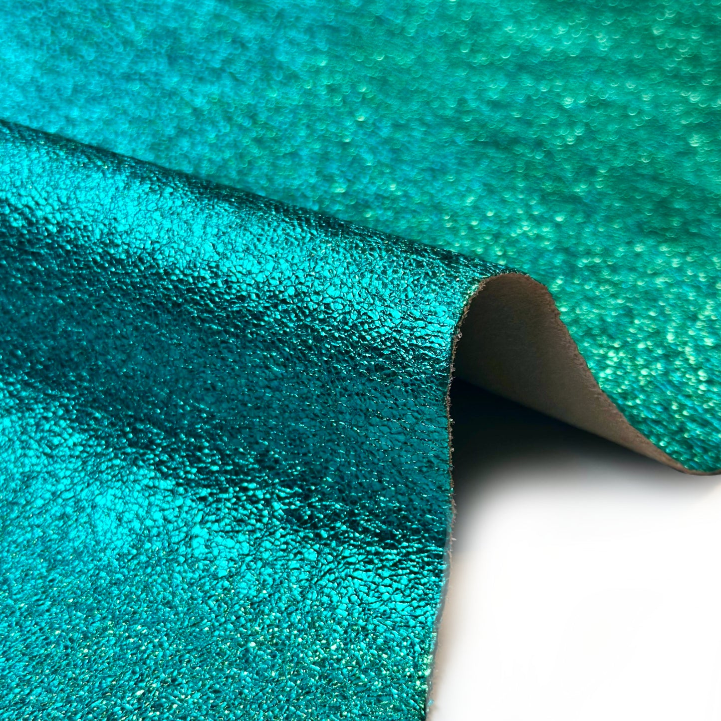 Greenish-blue Hue Metallic Lambskin Leather 1mm/2.5oz Iridescent 1616