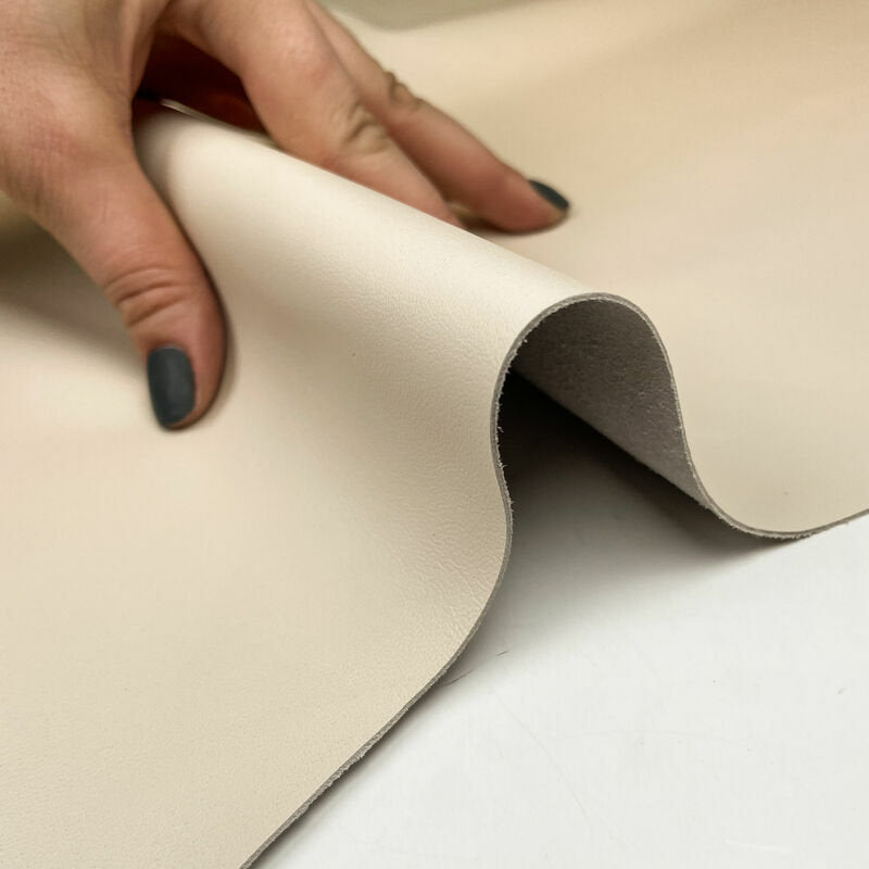 Creamy White Lambskin Leather 0.7mm /1.75oz / TOFU 1112