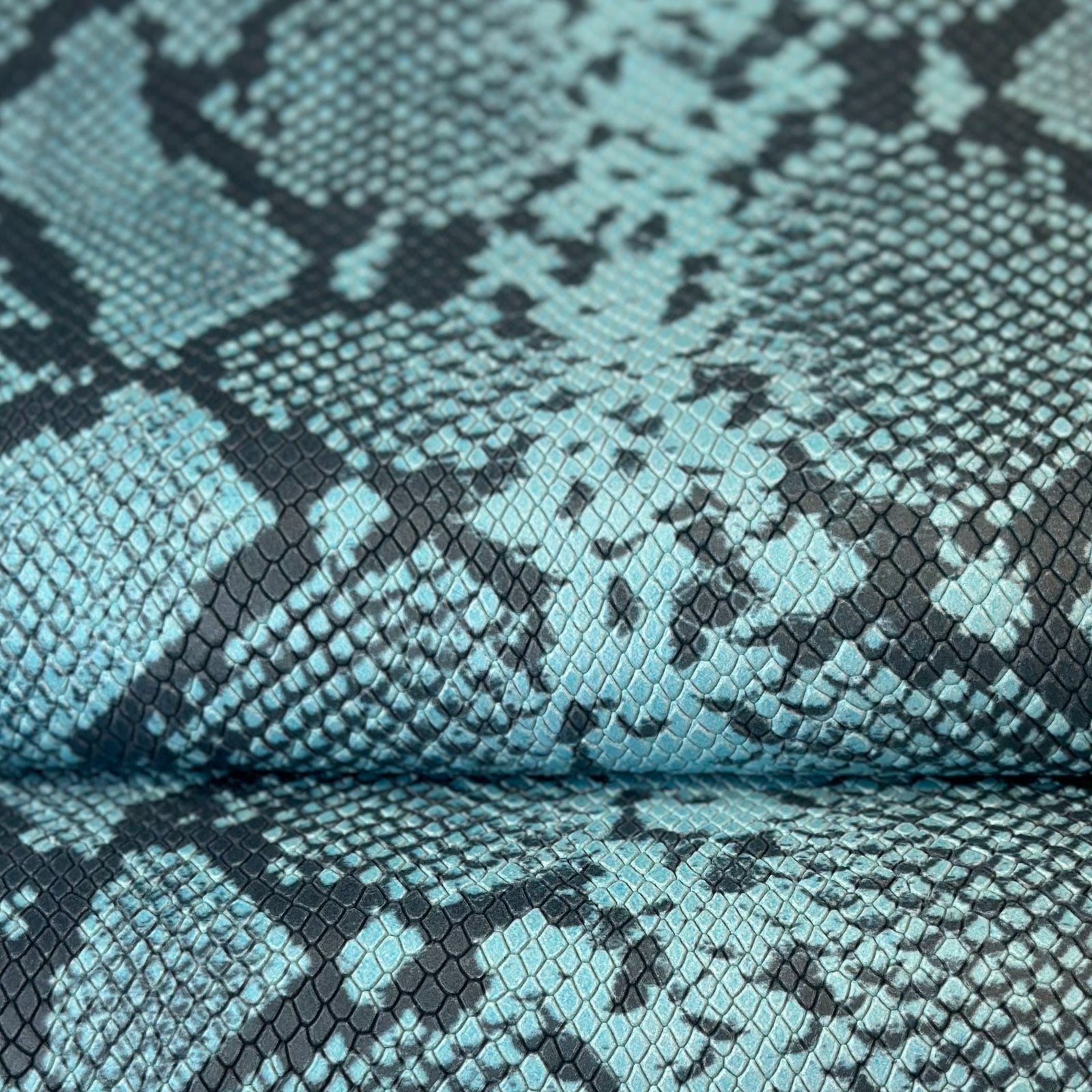 Turquoise Snake Print Lambskin Leather 1mm // 2.5 oz Bluish Snake 1684
