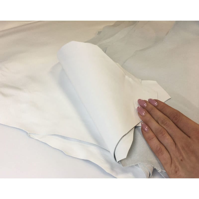 White Lambskin Suede 0.9mm/2.25oz / WHITE ALYSSUM 886