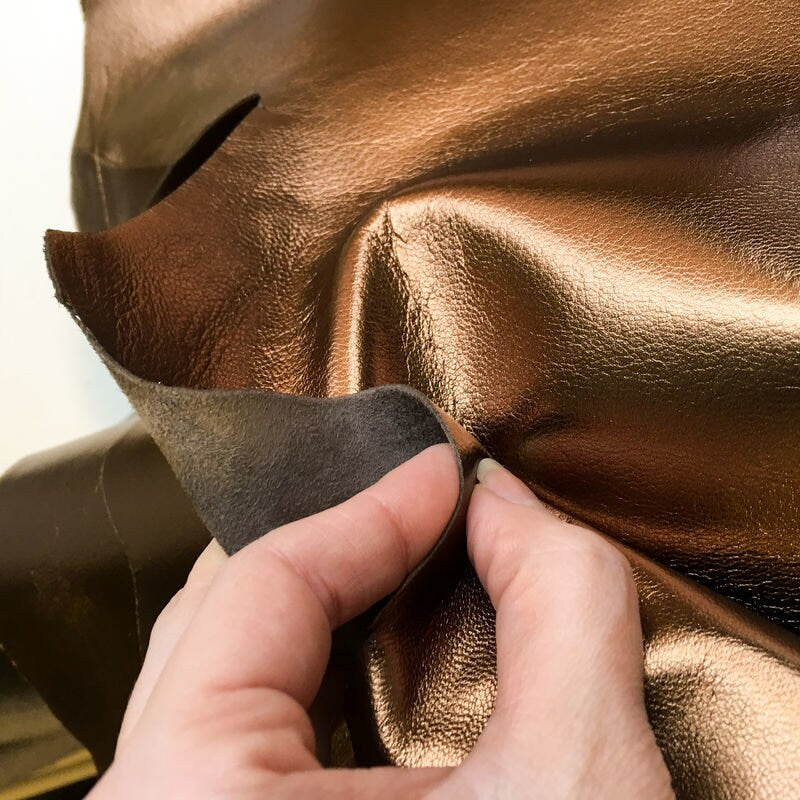 Shiny Bronze Metallic Lambskin Leather 0.8mm/2oz / BRONZO METALLIC 568