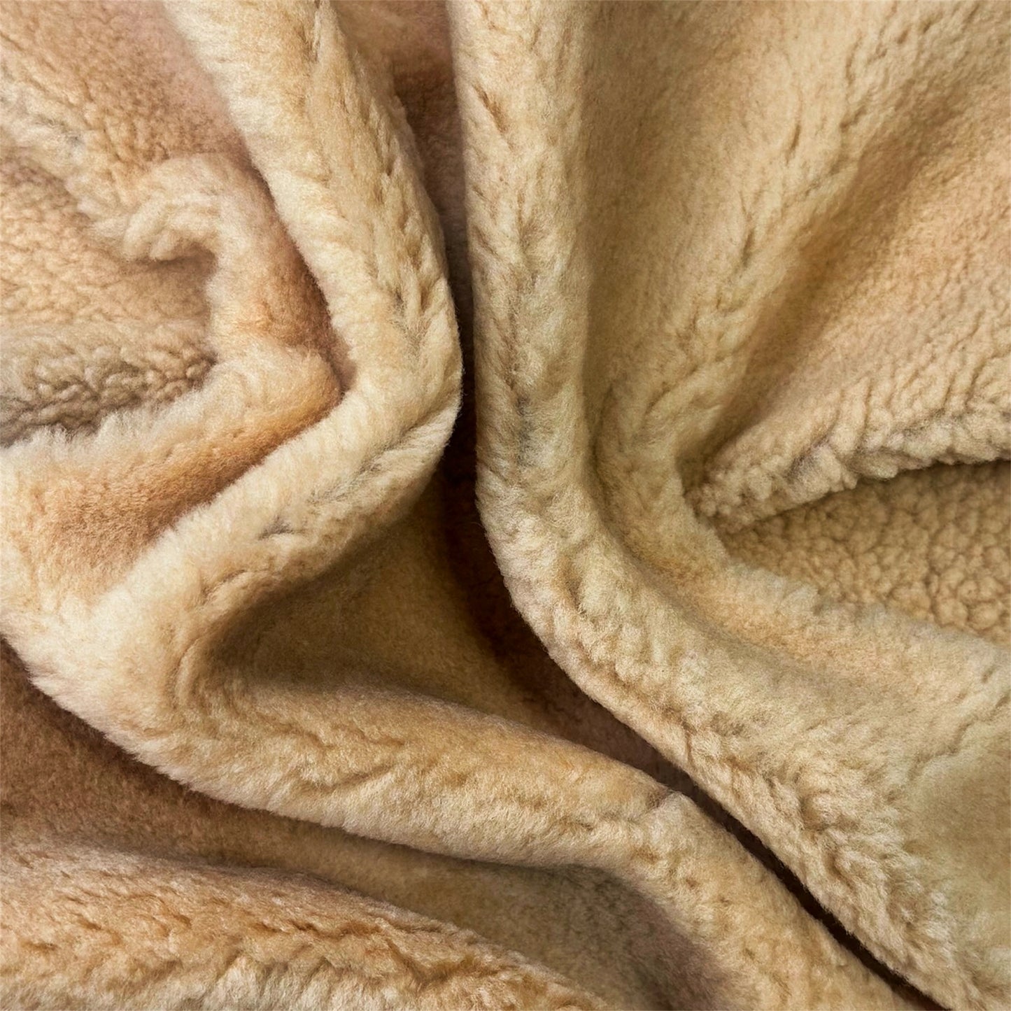 Beige Sherling Genuine Leather 1.4 - 1.6mm//3.5-4oz BEIGE SHEARLING 1584
