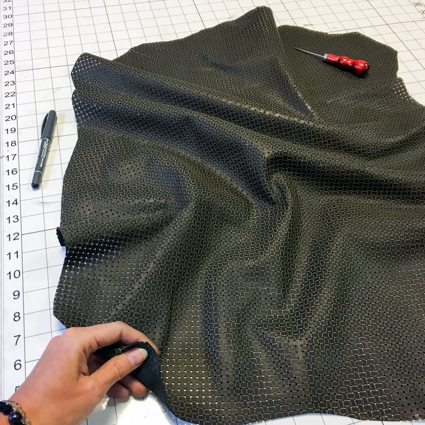 Brown Wickerwork Print Lambskin Sheets 0.8-1.0 mm / 2-2.5 oz.