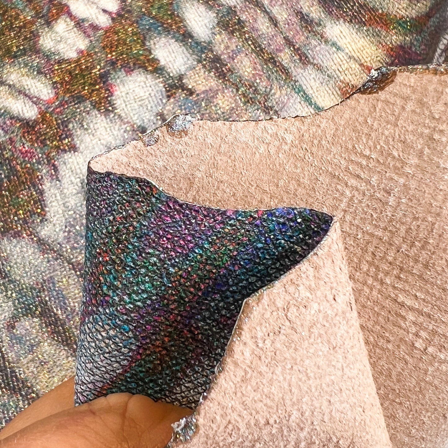 Metallic Lambskin With Galaxy Saffiano Print 0.9mm/2.25oz GALAXY SAFFIANO 1472