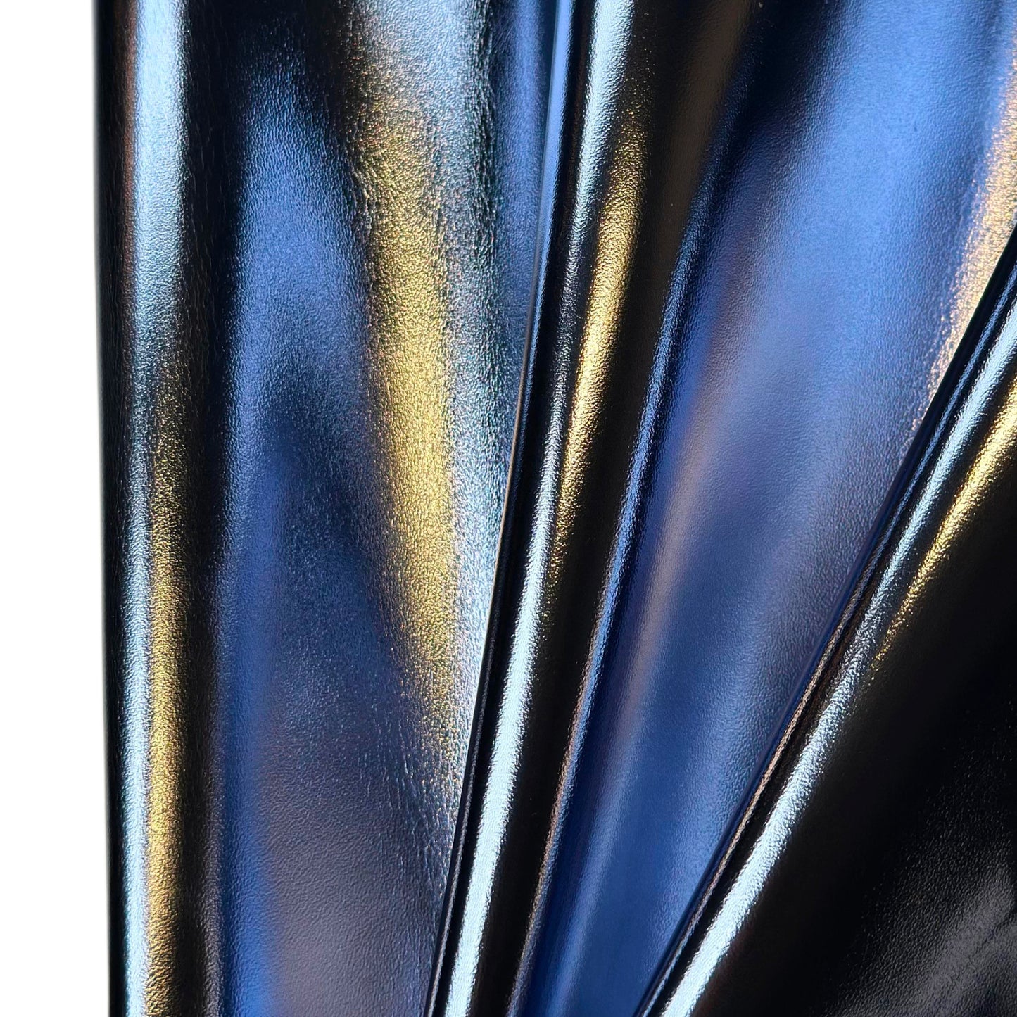 Blue Violet Metallic Lambskin Leather 0.7mm/1.75oz VIOLET METAL 1632