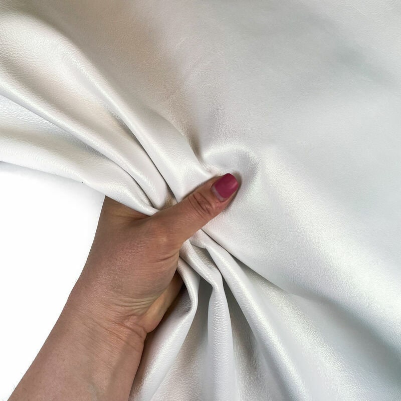 Smooth White Lambskin Hide 1.0mm/2.5oz / WHITE PEARL PERLAMUTER 1165
