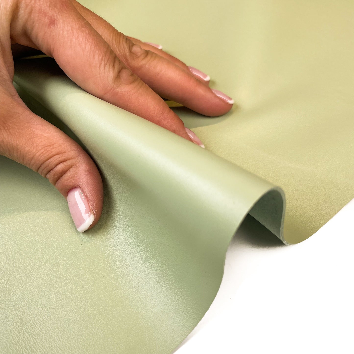 Dusky Mint Green Lambskin 0.9mm/2.5oz / HEMLOCK 723