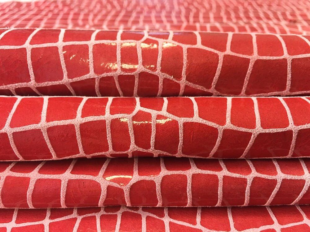 Red White Lambskin With Snake Print 0.5mm/1.4oz / RED SNAKE 447