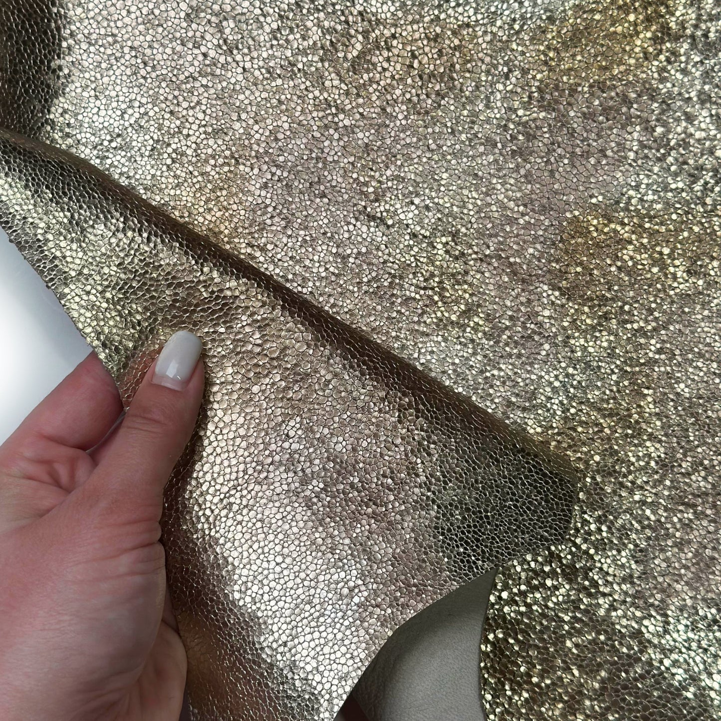 Crunchy Gold Leather With Rose Gold Spots Metallic 0.9-1.1mm GOLD SHINE