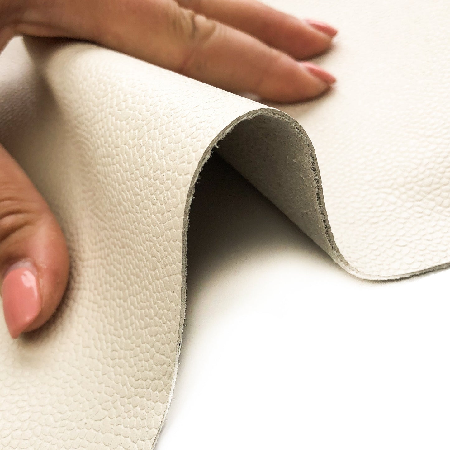 Milk White Textured Lambskin 1.0mm/2.5oz / MILKY WHITE PEBBLED 922