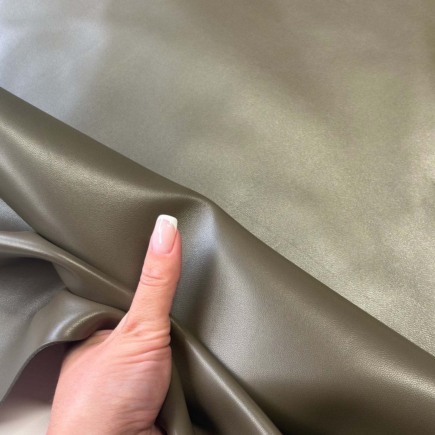 Khaki Green Lambskin Leather 0.9mm//2.25oz KHAKI 1645