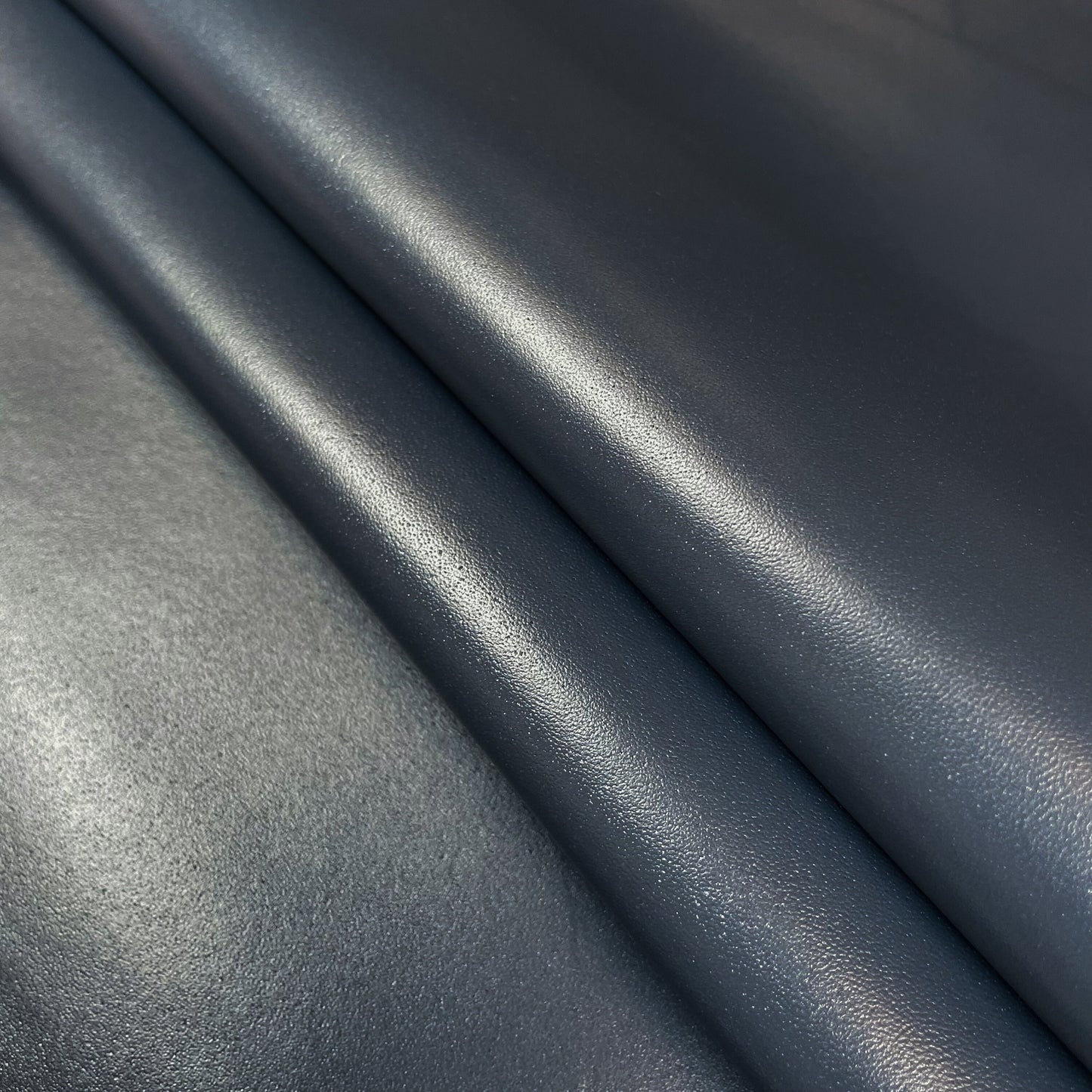 Dark Blue Lambskin Leather 0.8mm/2oz / NAVY BLAZER 472