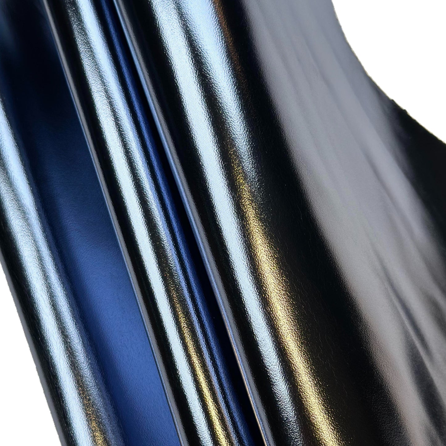 Blue Violet Metallic Lambskin Leather 0.7mm/1.75oz VIOLET METAL 1632