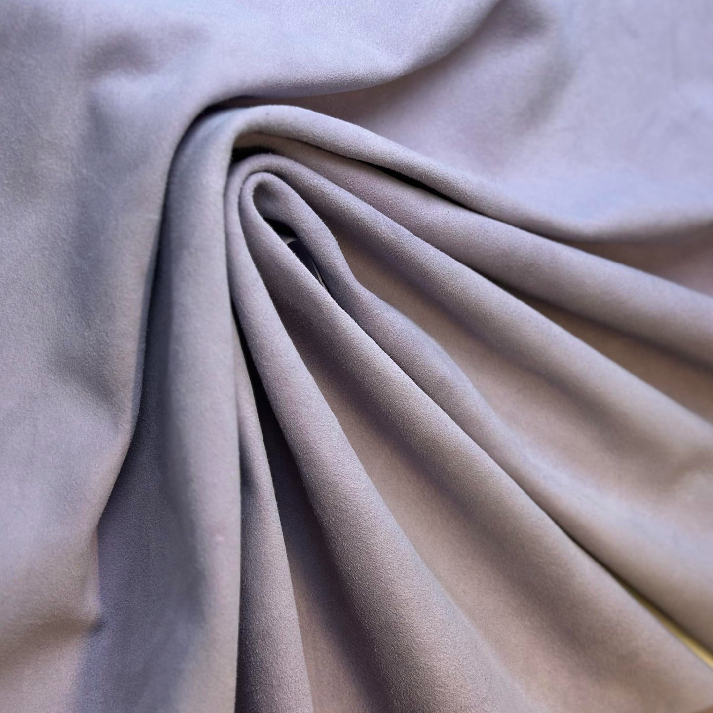 Soft Purple Lambskin Leather Suede 0.9mm/2.25oz LAVANDE 1635