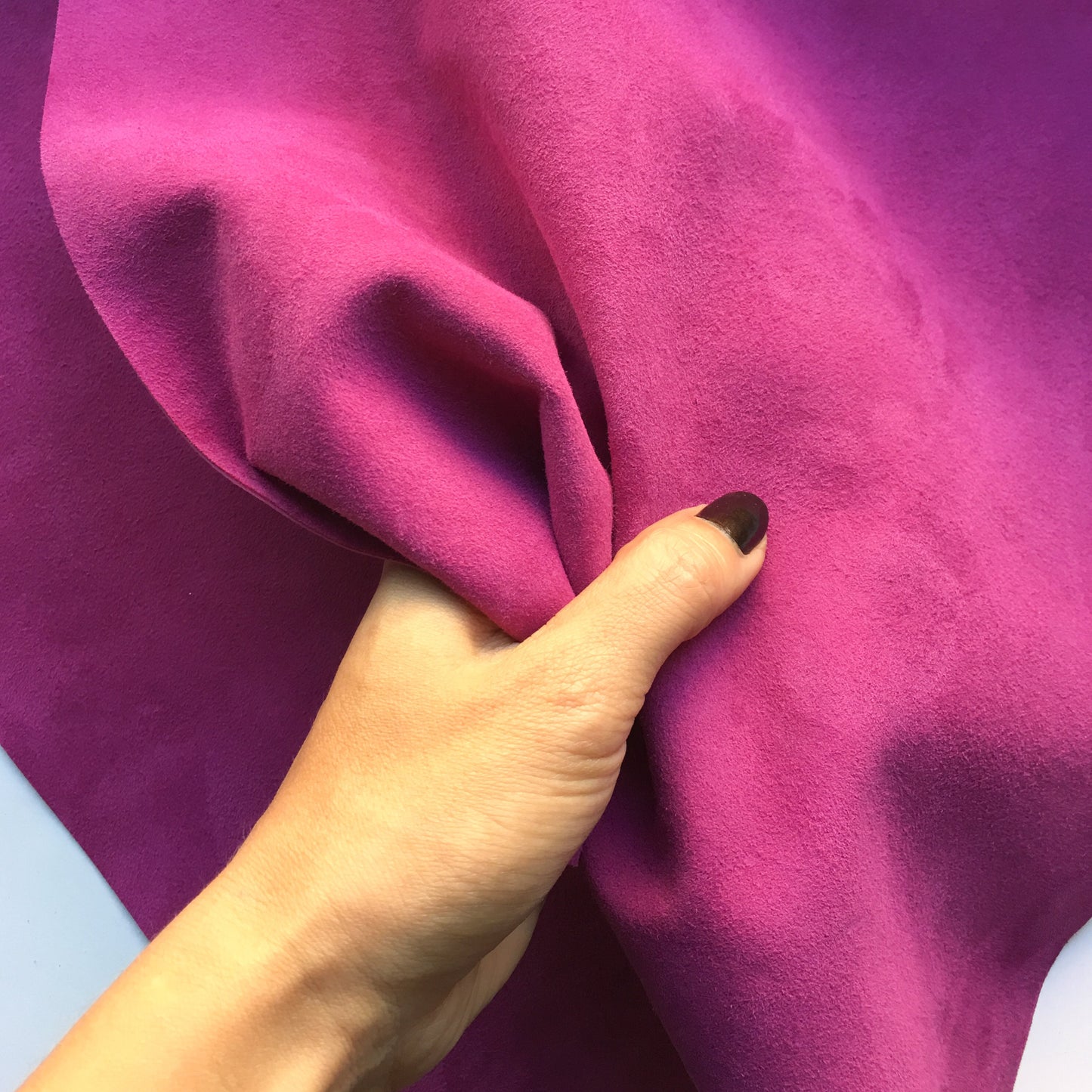 Purple Suede Lambskin Sheets 2oz/0.8mm / VIVID VIOLA 402